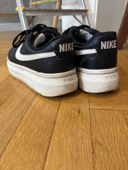 Кожени обувки Nike court vision alta