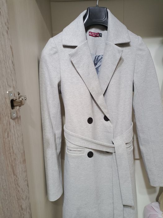 Пальто новый красивый