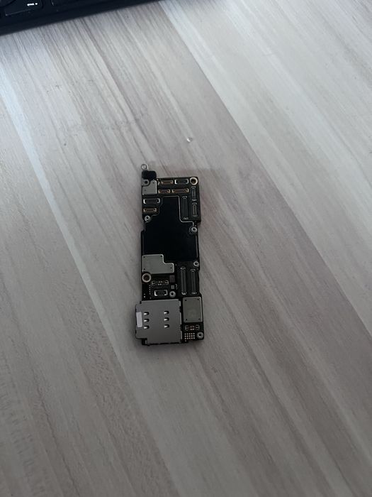 Платка за iphone 14 pro