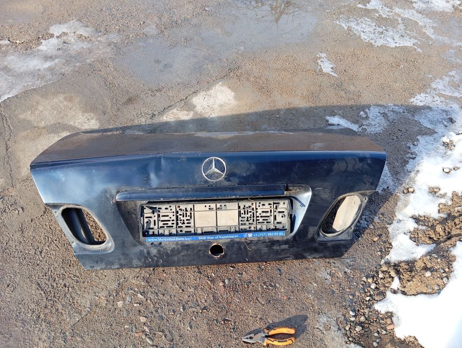 Запчаст Мерседес 210