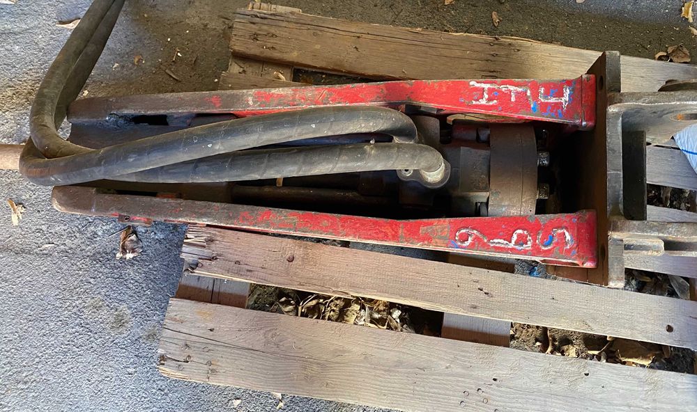 Хидравличен чук за багер