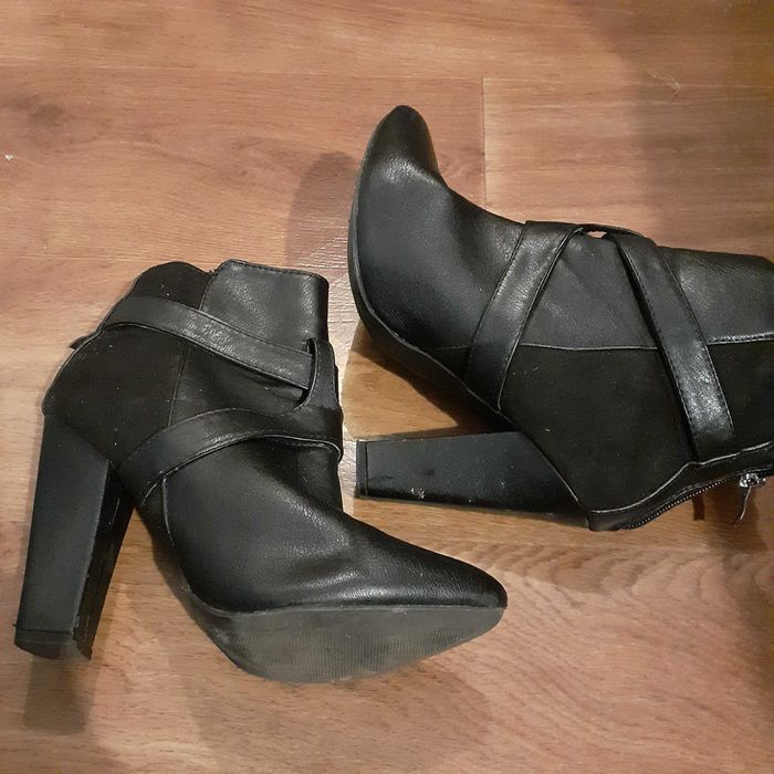 Боти на дебел ток с катарами