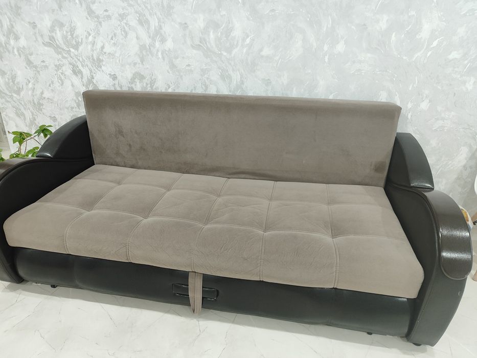 Диван в хорошем состоянии