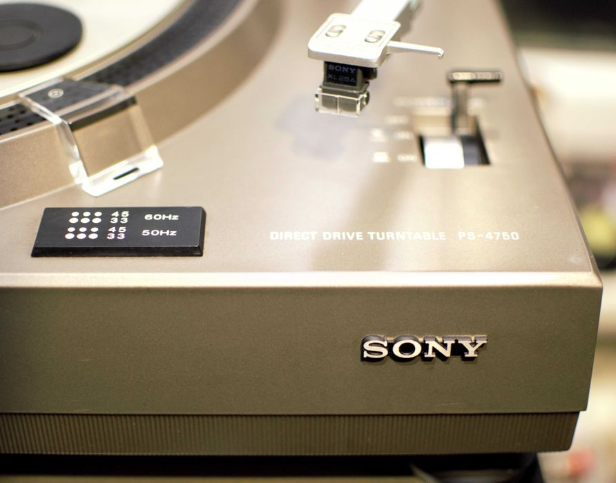 Виниловый проигрыватель Sony PS-4750