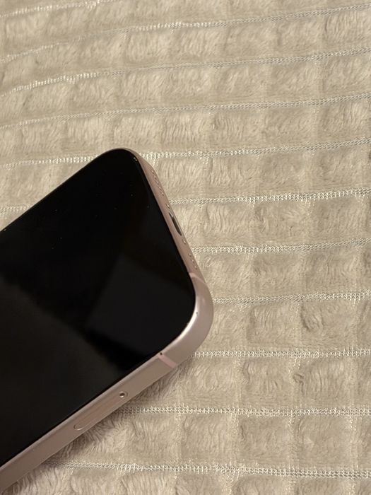 iPhone 15 128GB Pink