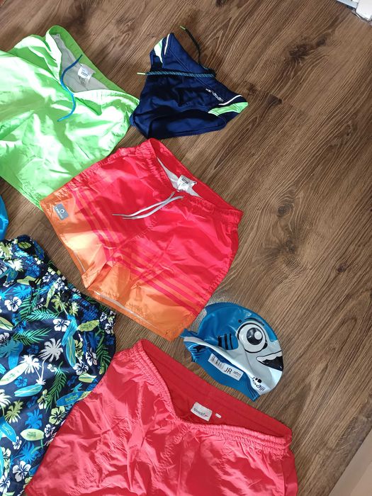 Плажни дрехи и аксесоари