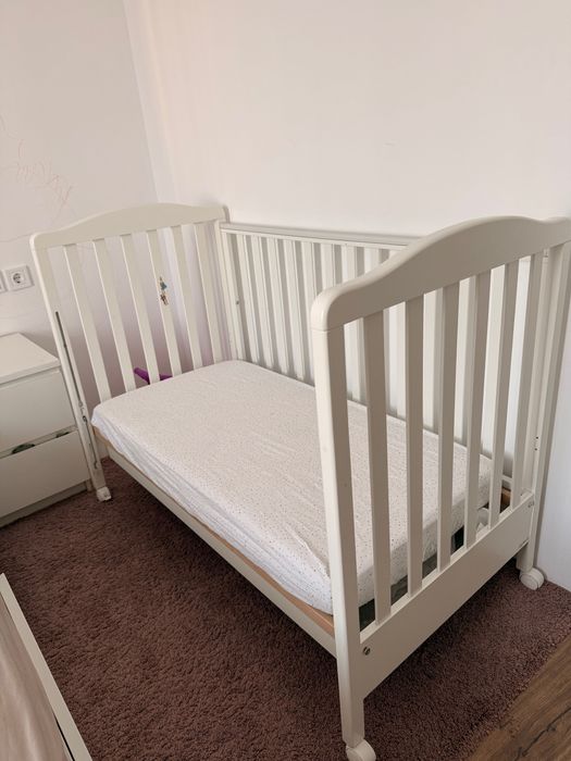 Patut Bebe Nido economic din lemn, cu roți