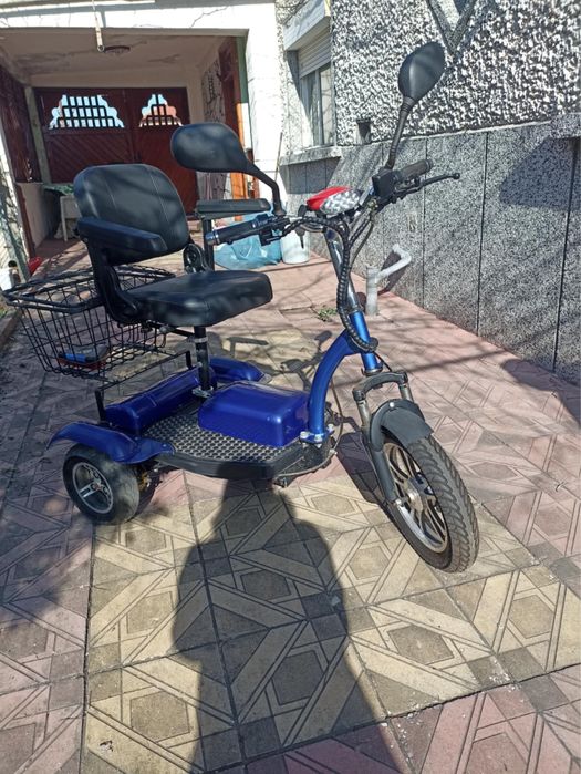Електрическа триколка за трудноподвижни хора