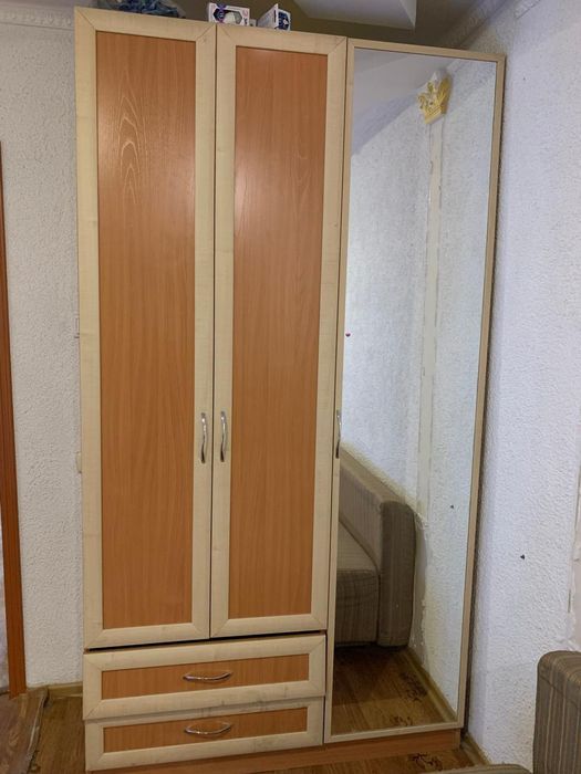 Двери диаметр 60,матрац, шифанер