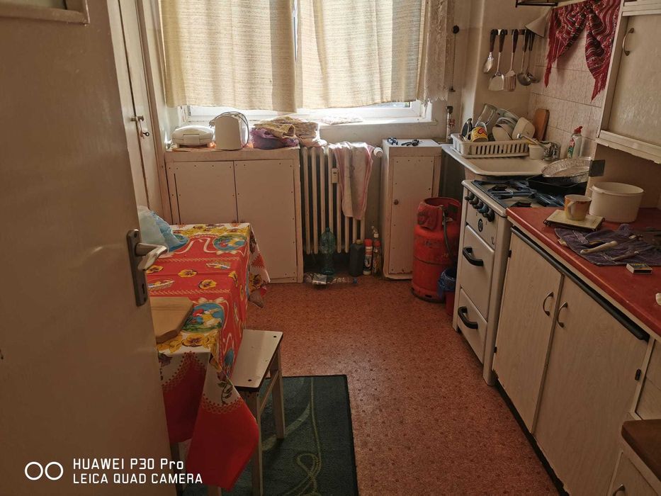 Apartament 3 camere la etajul 4 Cantemir 77
