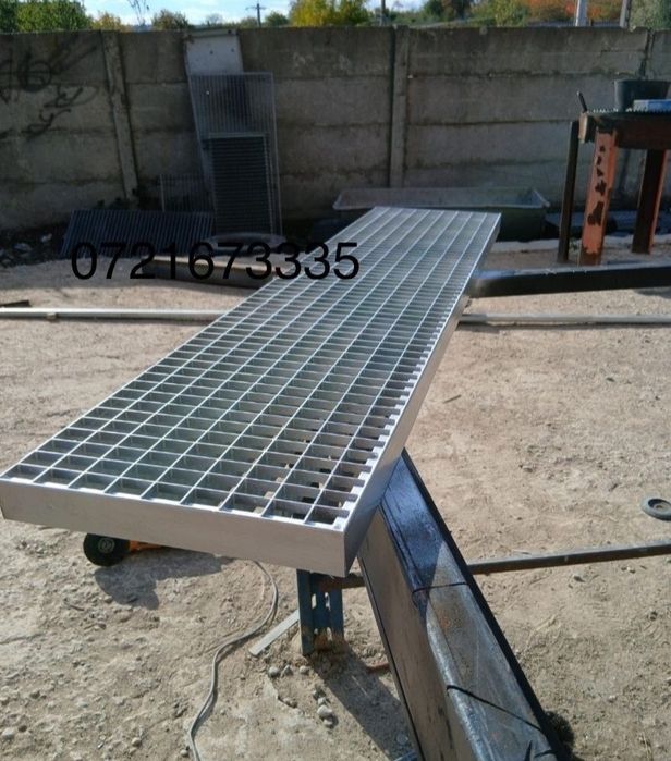 Trepte zincate la comanda