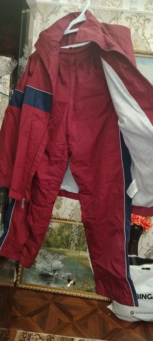 Спортивный костюм NIKE и лыжная куртка 48-50раз.