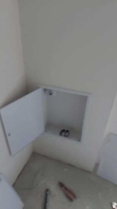 Ниша. Щит пластиковый для модема, роутера, внутренний