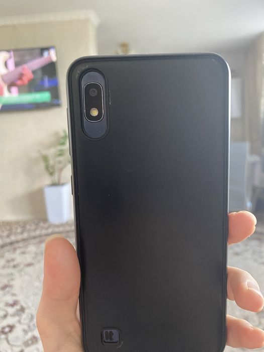 Samsung A10 телефон
