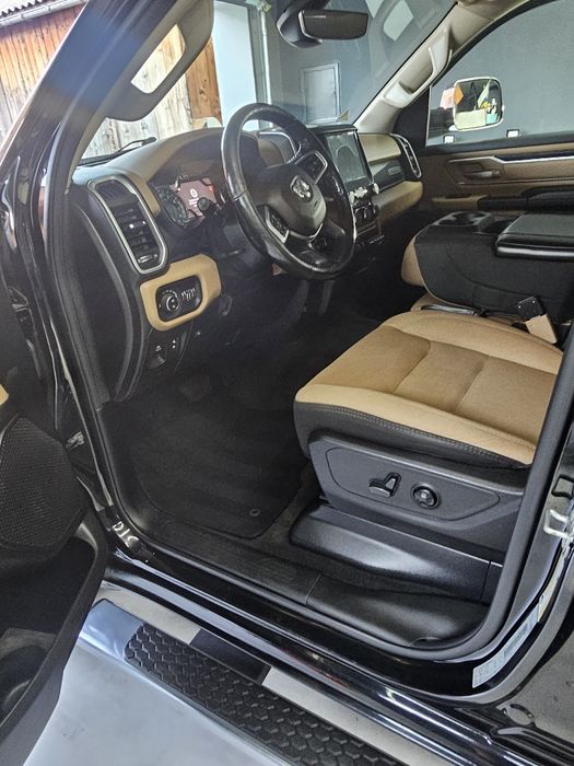 Vand Dodge Ram autoutilitara   3.6 intr o stare impecabila  din toate punctele de vedere