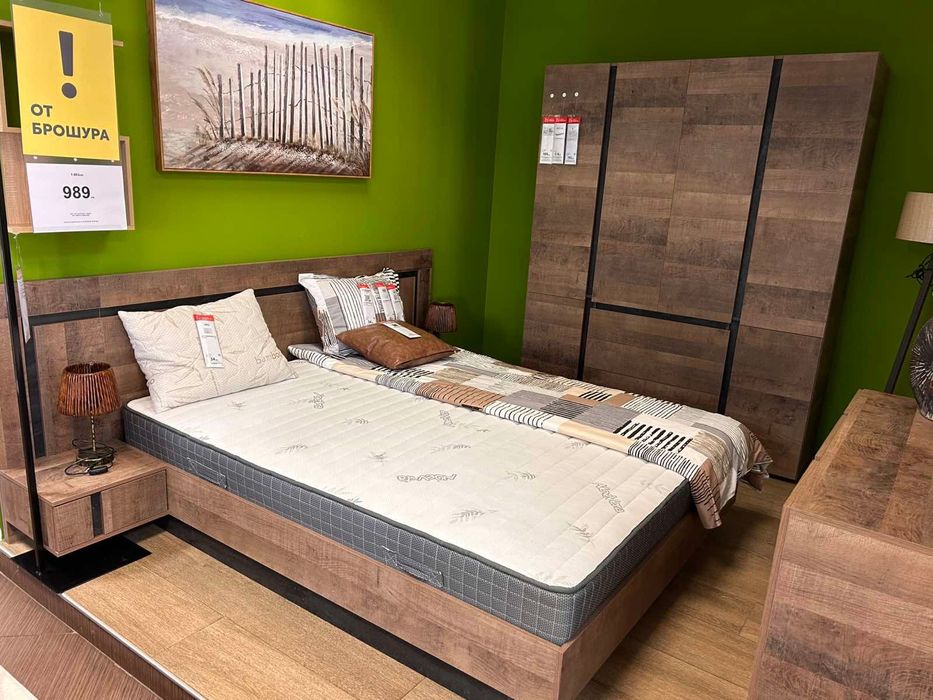 3 спални с нощни шкафчета и гардероби