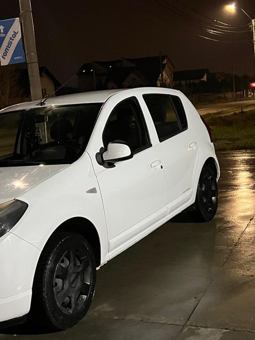 Vand Dacia Sandero 2010