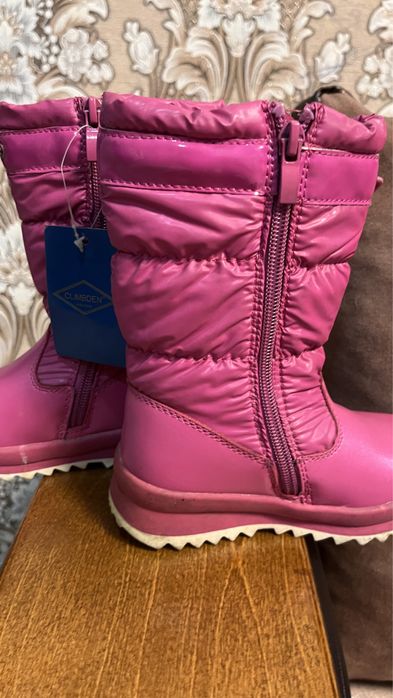 Продам детскую обувь