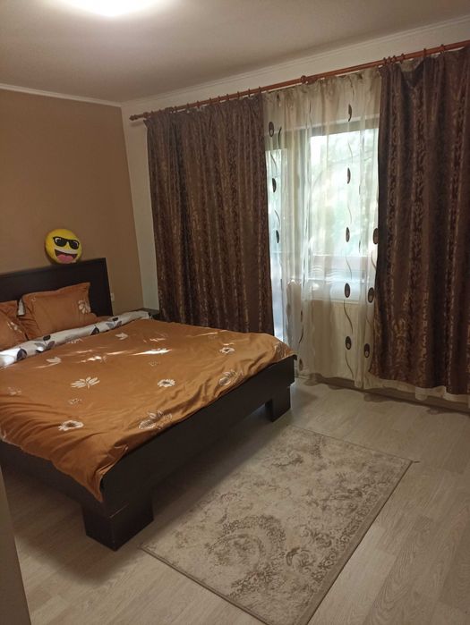 Inchiriez apartament 3 camere, zona soarelui - Mai multe