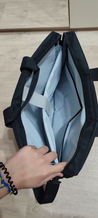 Продам новую сумку для ноутбука.
