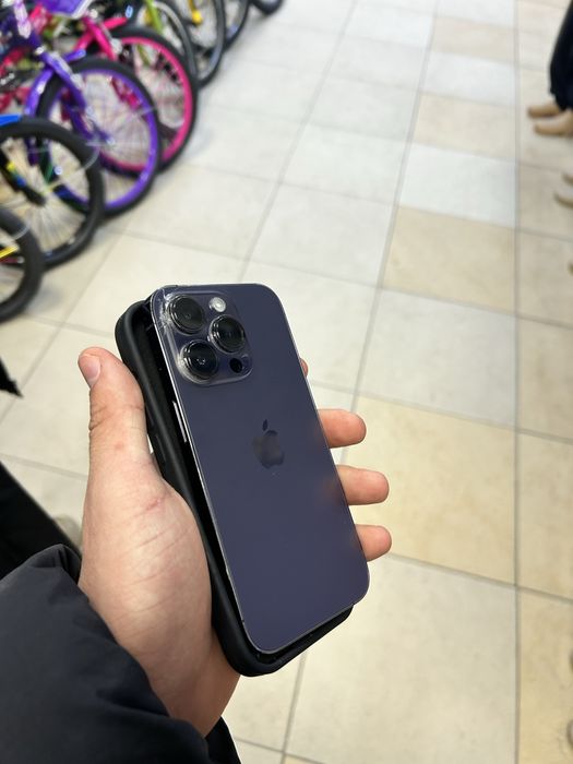 Продам айфон 14 про