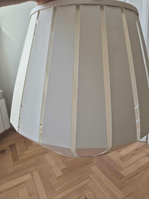 Неразличима от нова висяща лампа икеа с голяма лед крушка