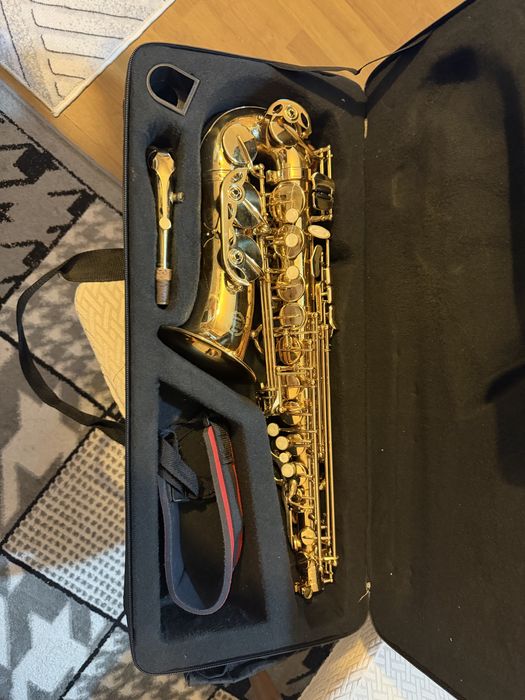 Продава се Саксофон WEBER