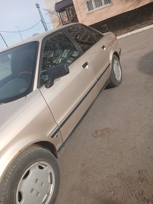 Продам ауди в4 1992г.