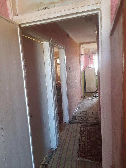 Chirchiq shahar 3 mkrayonda 3 xona uy sotiladi yulni yuzida