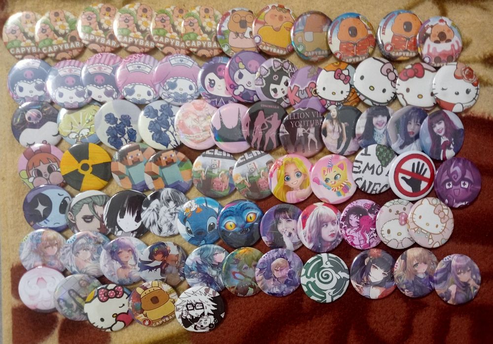 Срочно продам рандомные значки