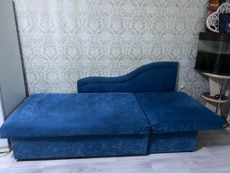 Продам диван.