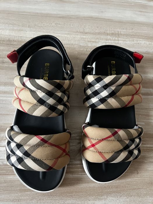 Сандали Burberry 34 размер