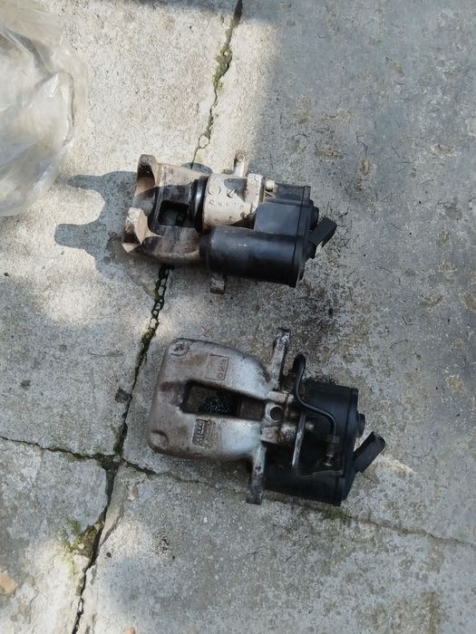 ETRIERI cu tot cu motorașe, spate Passat B6