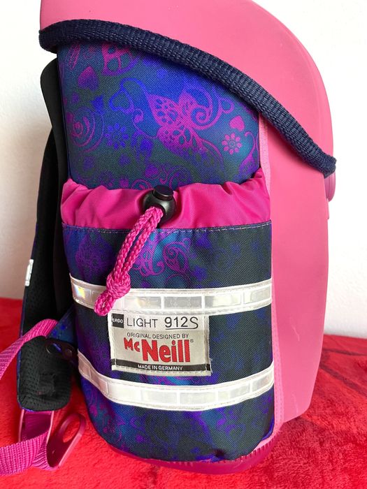 Ghiozdan ergonomic McNeill cu lumini Light 912S Ghiozdan fete