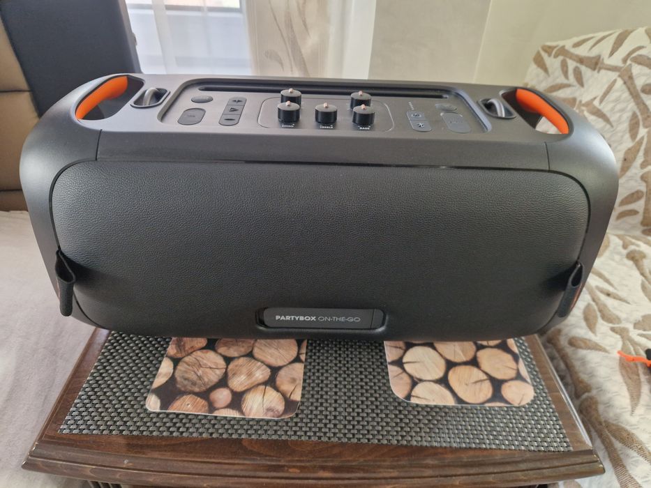 Оригинален JBL Partybox с микрофон и чанта