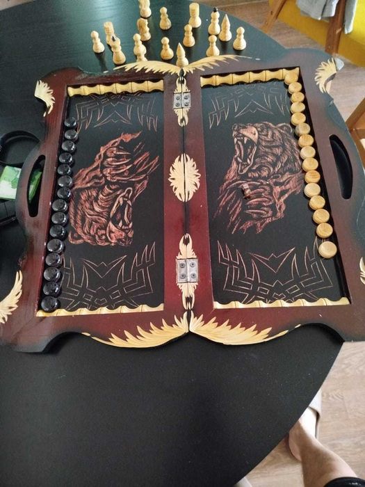 Продам нарды и шахматы 2в1