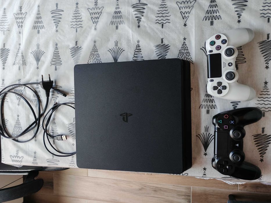 PlayStation 4 (Fat) [1TB] + 2 контролера