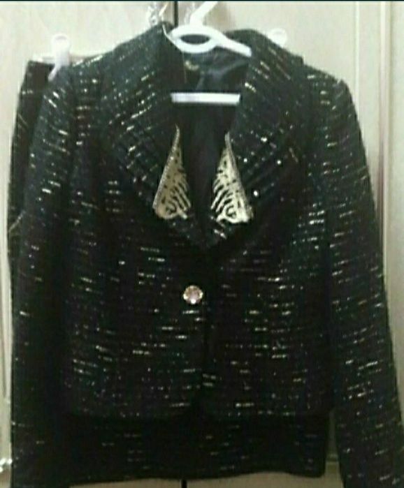 Теплый костюм с юбкой Новый