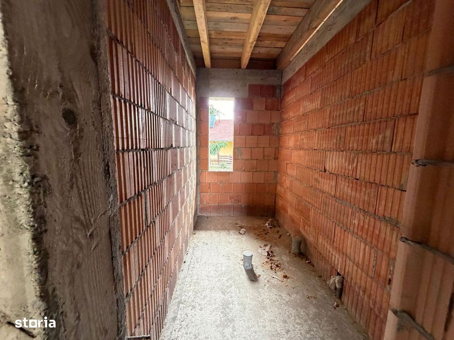 Casă de vânzare 260 mp utili + 1052 mp teren in centrul orasului Covas