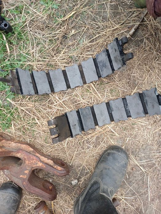 Трактор гусеничный