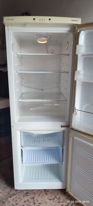 Холодильник Самсунг полу no frost.