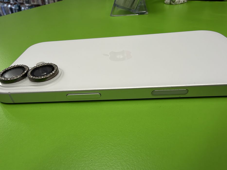 iPhone 17  256GB White