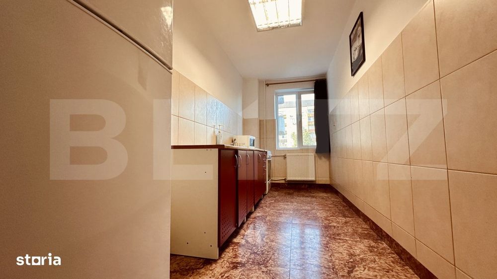 Apartament cu 3 camere, decomandat, etaj 3/4, dubla orientare, Rogeriu