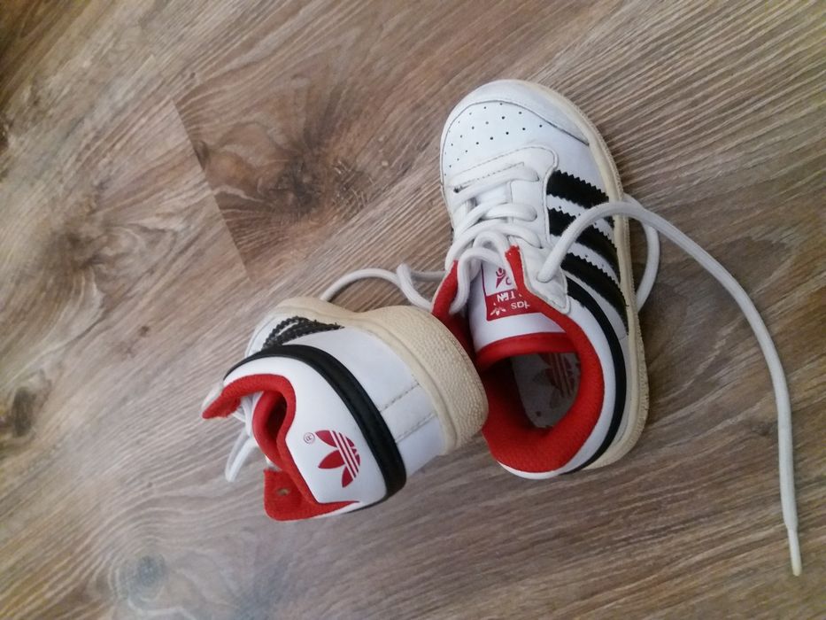 Оригинални маратонки Adidas 21