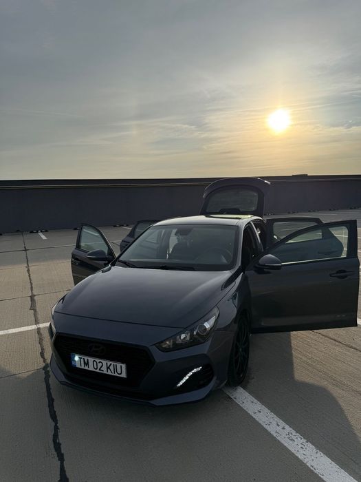 Hyundai I30 Hyundai i30 Fastback 1.4 T-GDI 140 CP Automată | 2018 | 126.000 km |