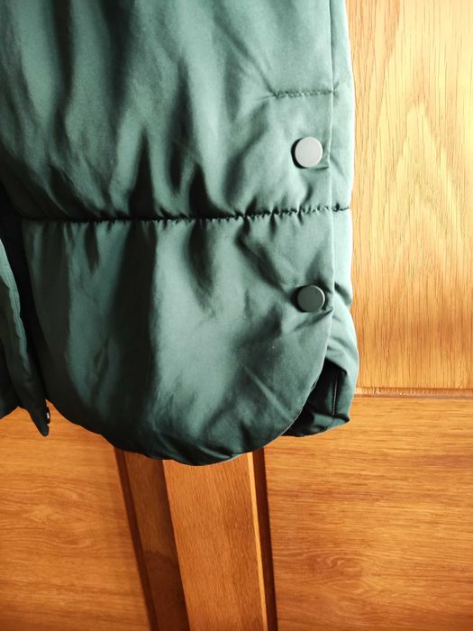 Зелено яке Reserved