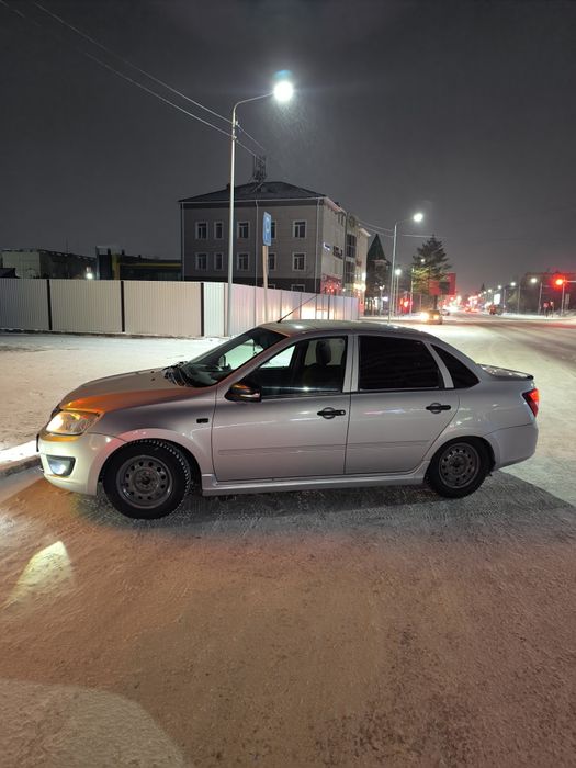 Лада Гранта 2015 год