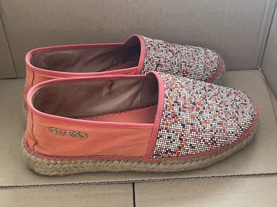 Разпродажба Дамски Еспадрили Guess