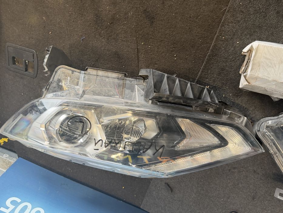 Комплект Фарове за NISSAN QASHQAI II J11 2014 - 2017 година Забележки