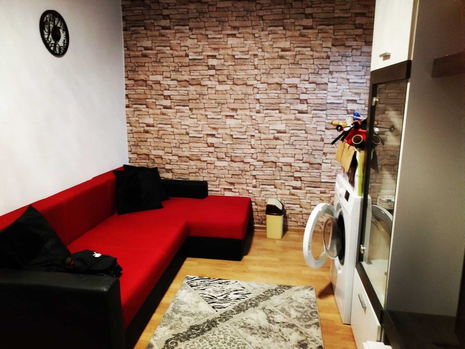 Închiriez apartament cu 2 camere langa liceul Cerna